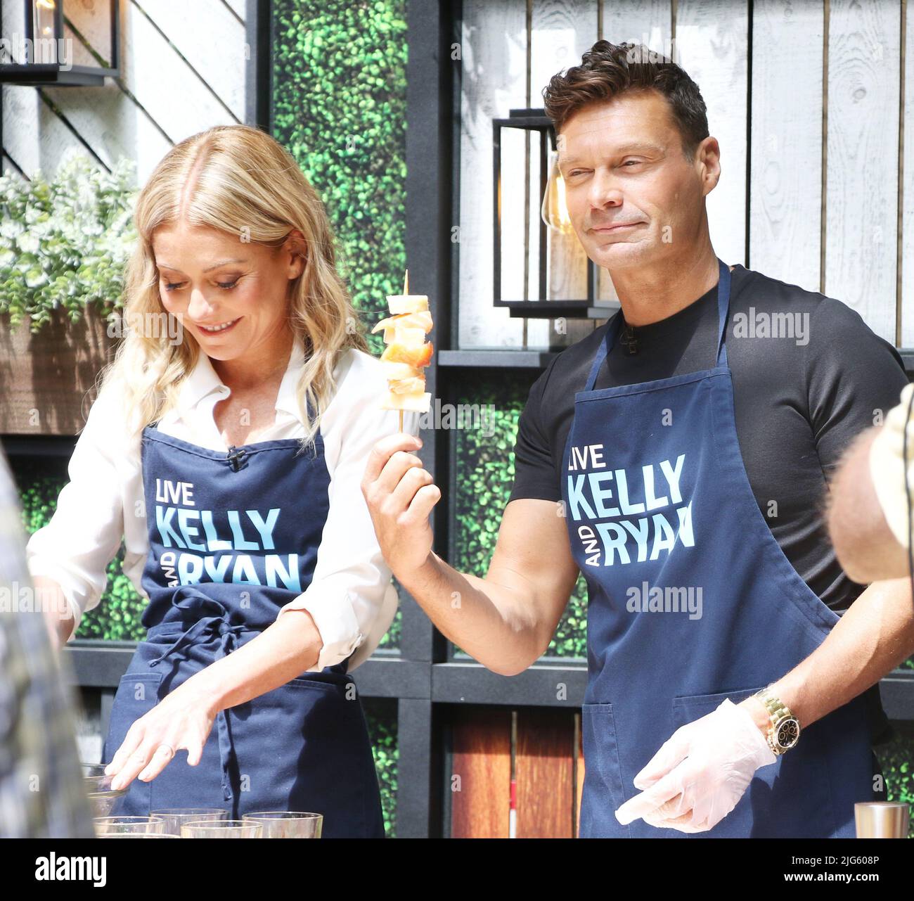 New York, NY, USA. 07th July, 2022. Kelly Ripa and Ryan Seacrest at the