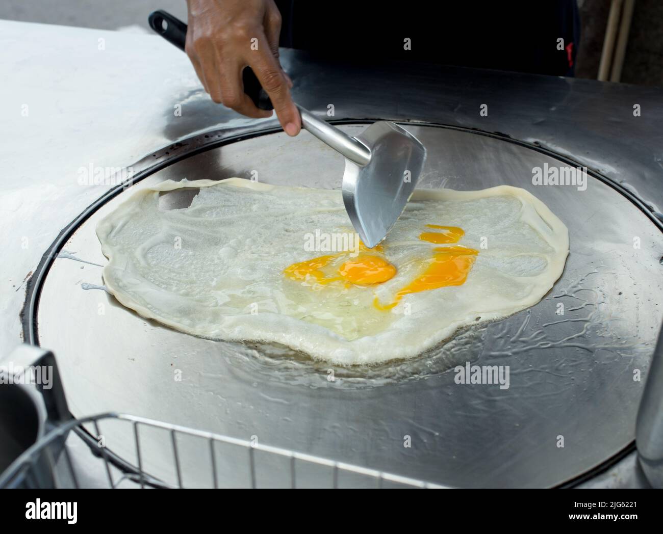 Hot crispy roti sweet hi res stock photography and images Alamy