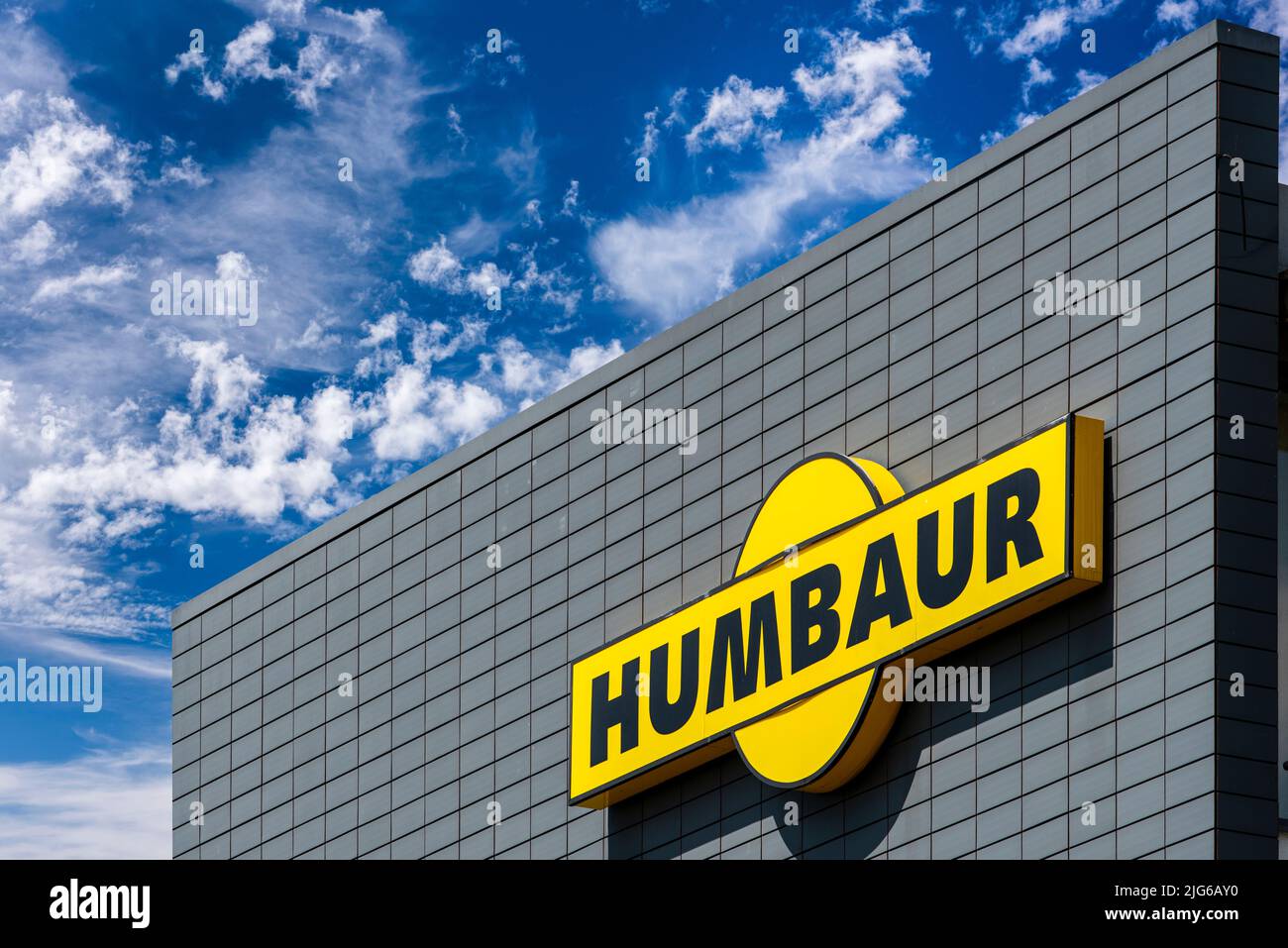 Werbeschild der Firma HUMBAUR auf ihrem Standort in Gersthofen bei Augsburg Stock Photo