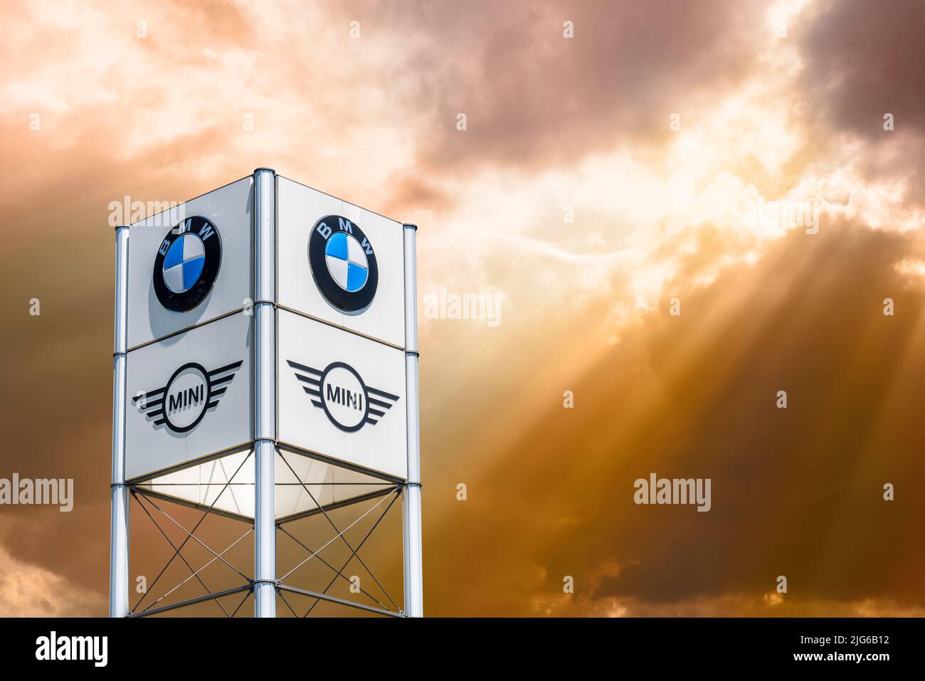 Werbeschild der Firma BMW Stock Photo