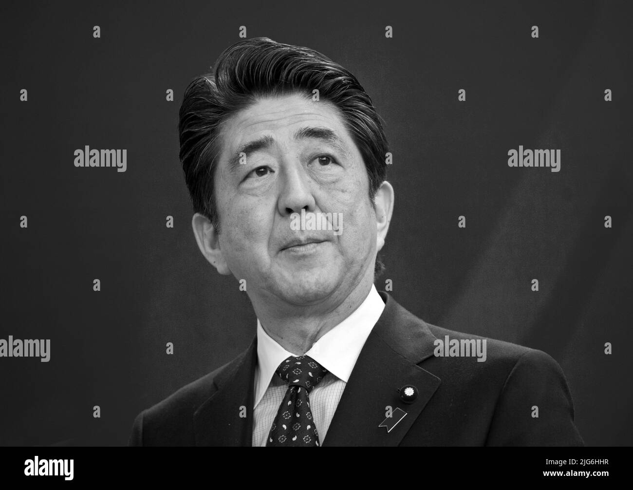Berlin, Deutschland. 08th July, 2022. after assassination attempt: Japanese ex-Prime Minister Shinzo Abe is dead. ARCHIVE PHOTO: Joint press briefing by the Japanese Prime Minister and the Federal Chancellor in the Federal Chancellery in Berlin, Germany on April 30, 2014 ¬ Credit: dpa/Alamy Live News Stock Photo