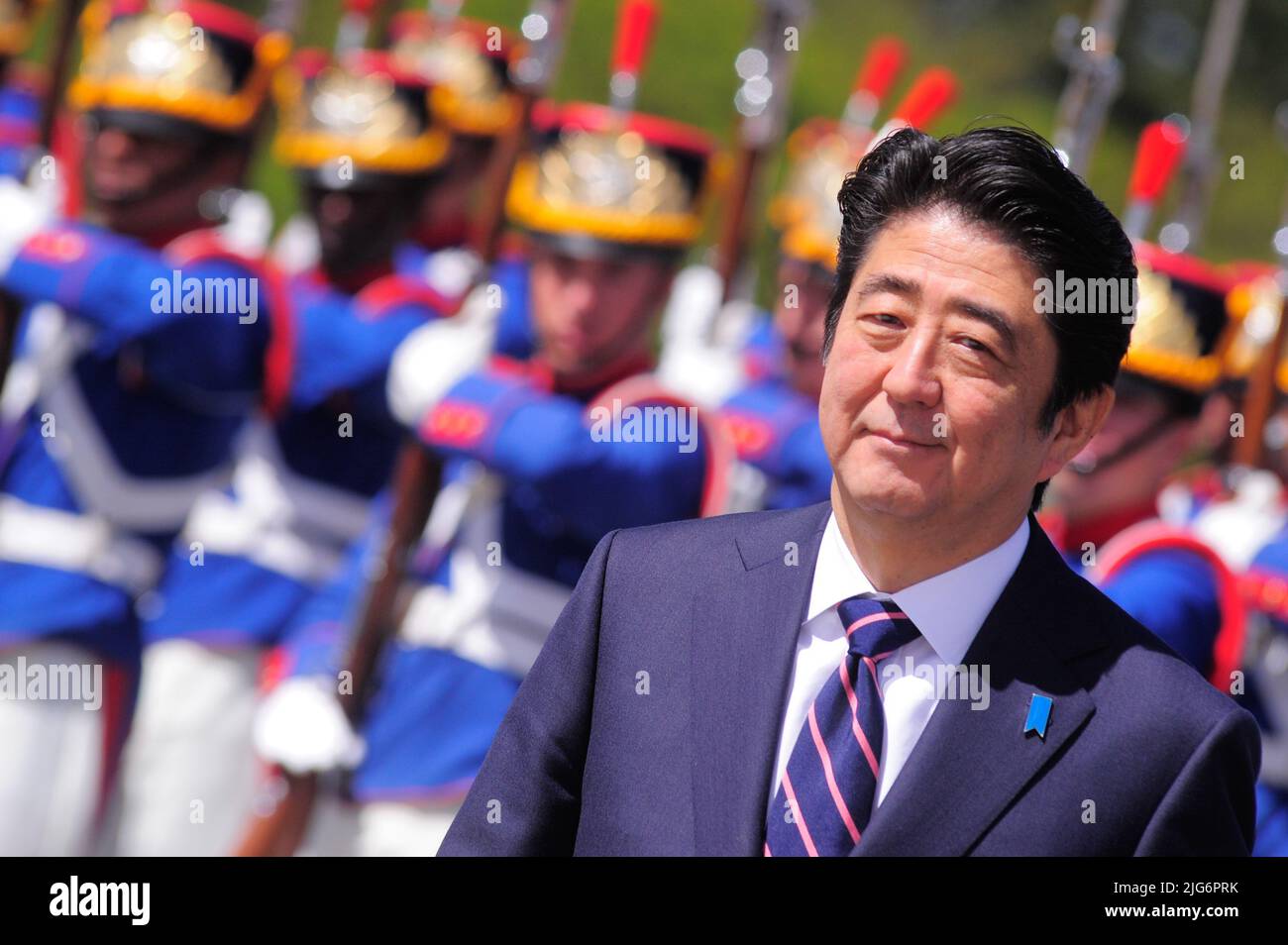 ***ATTENTION EDITOR FILE PHOTO FROM 01.08.2014 - BRASÍLIA, DF, 01.08.2014 - DEATH-SHINZO ABE - The then Prime Minister of Japan, Shinzo Abe, is received by the then President of Brazil Dilma Rousseff at Palácio do Planalto, in Brasília, this Friday, 1st. This Friday, July 08, 2022, former Prime Minister Shinzo Abe dies after being shot in Japan. The former prime minister was hit during a speech in the western city of Nara. A man was arrested and a shotgun seized. Death shocked Japan, where gun control is strict and similar cases are very rare. Credit: Brazil Photo Press/Alamy Live News Stock Photo