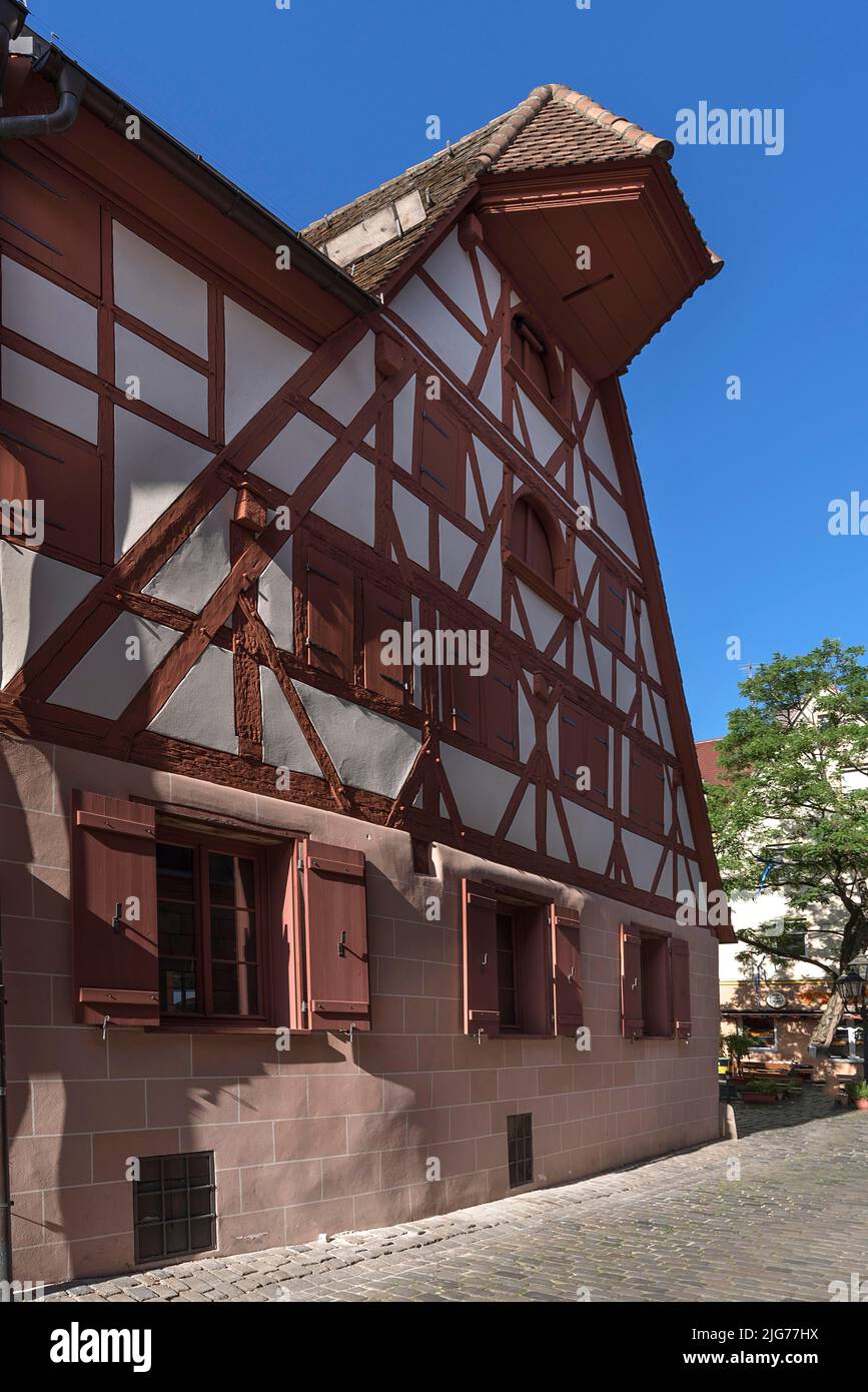 Historic half-timbered house, now a cultural barn, completely renovated by the Friends of the Old Town, Zirkelschmiedsgasse 30, Nuremberg, Middle Stock Photo