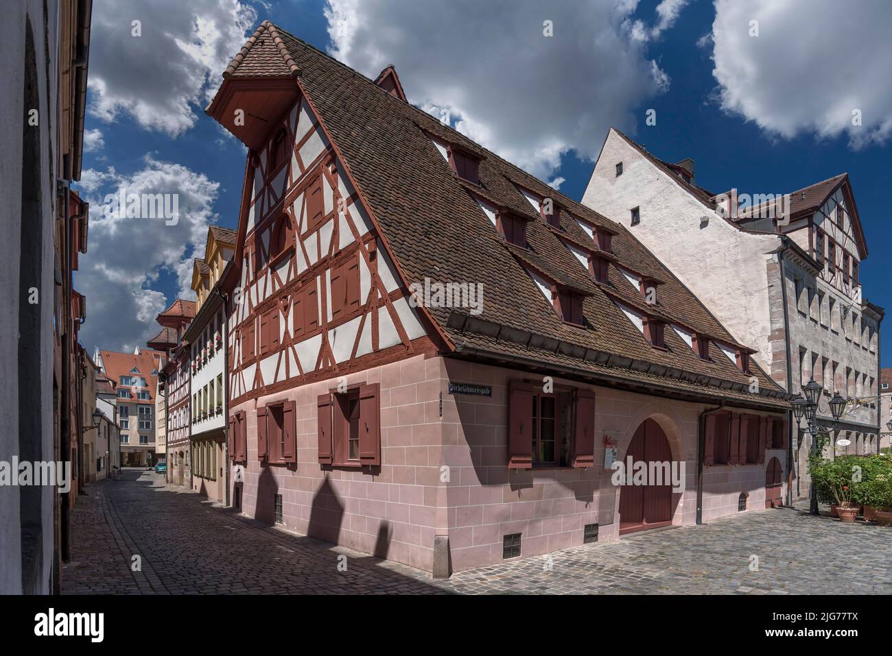 Historic half-timbered house, now a cultural barn, completely renovated by the Friends of the Old Town, Zirkelschmiedsgasse 30, Pfeifergasse 6, 7 and Stock Photo