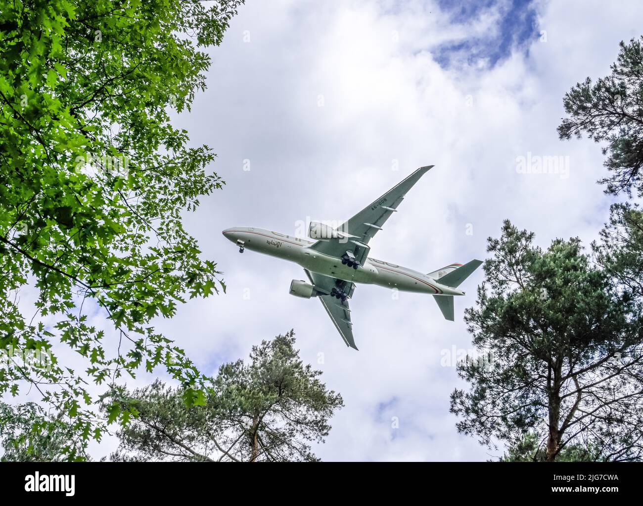 Aircraft, landing approach, city forest, Frankfurt am Main, Hesse, Germany Stock Photo