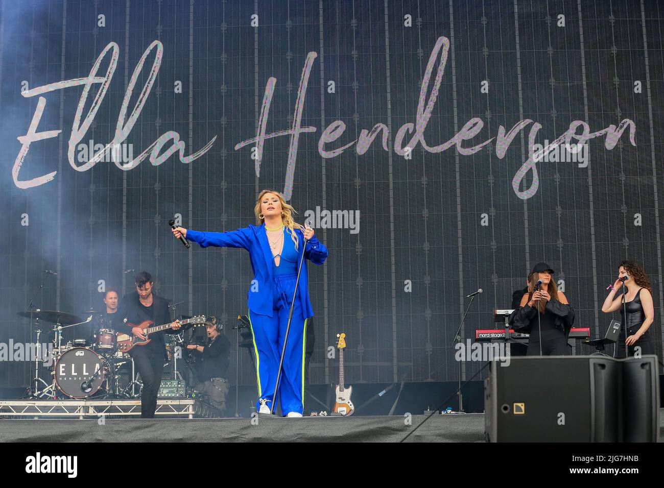 Glasgow, UK. 08th July, 2022. ELLA HENDERSON, famous singer with family connections to Scotland played at TRNSMT music festival, Glasgow Green, Glasgow, Scotland, UK. The festival is on for three days and is expected to be a sell out with thousands of music fans attending. Credit: Findlay/Alamy Live News Stock Photo