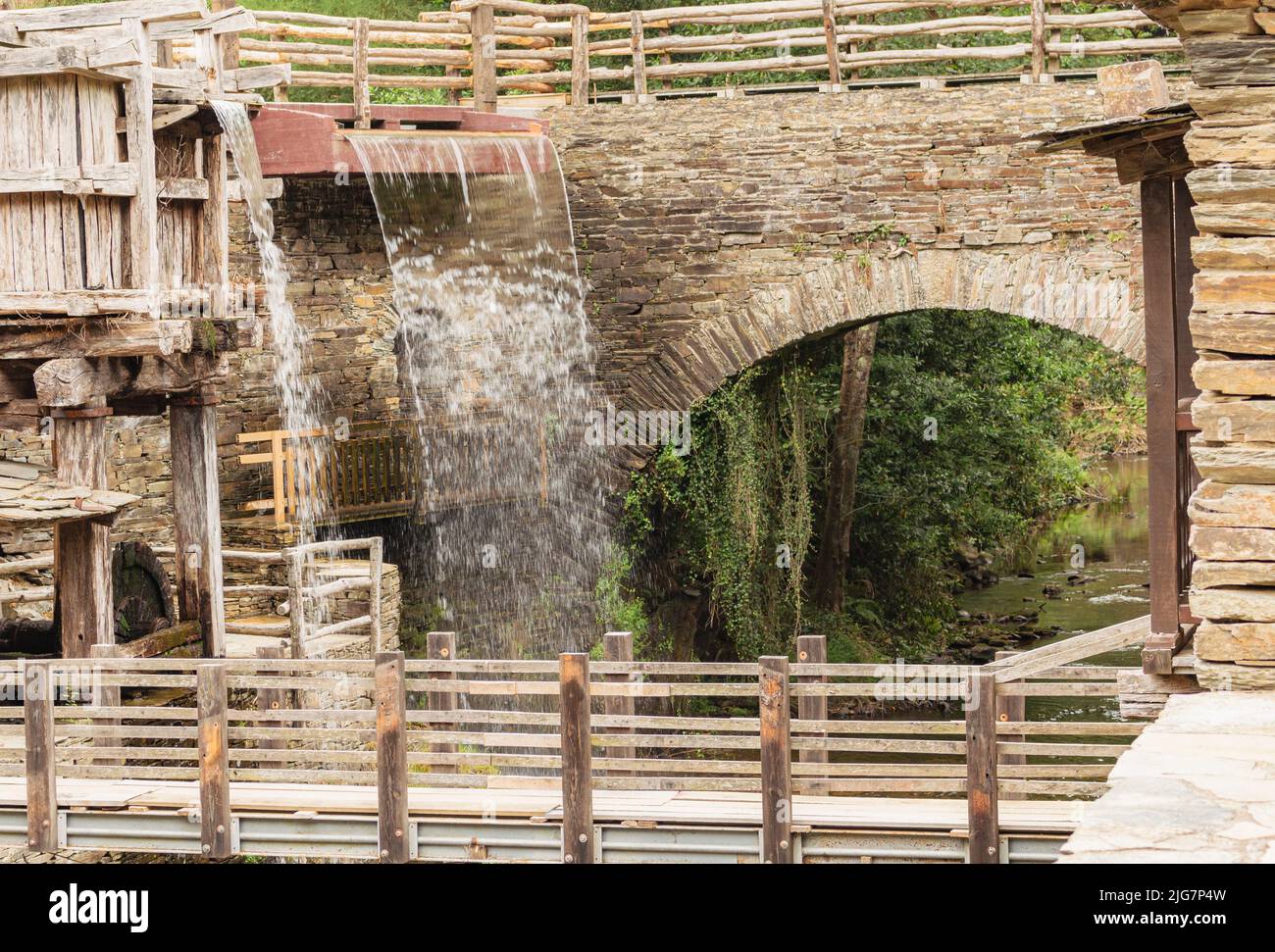 Old mill museum stone bridge hi-res stock photography and images - Alamy