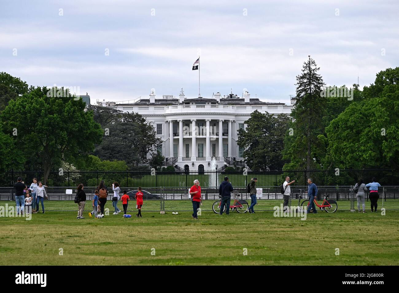 Tourists in front of the White House, official residence of the US President; Washington D.C. Stock Photo