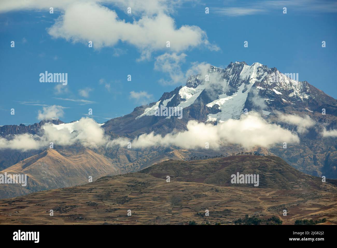 Snow-covered Mt. Chicon (17,778 ft), near Chinchero, Cusco, Peru Stock Photo
