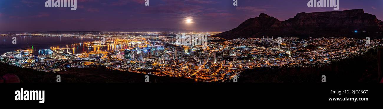 A panoramic view of Cape Town Skyline at night Stock Photo - Alamy