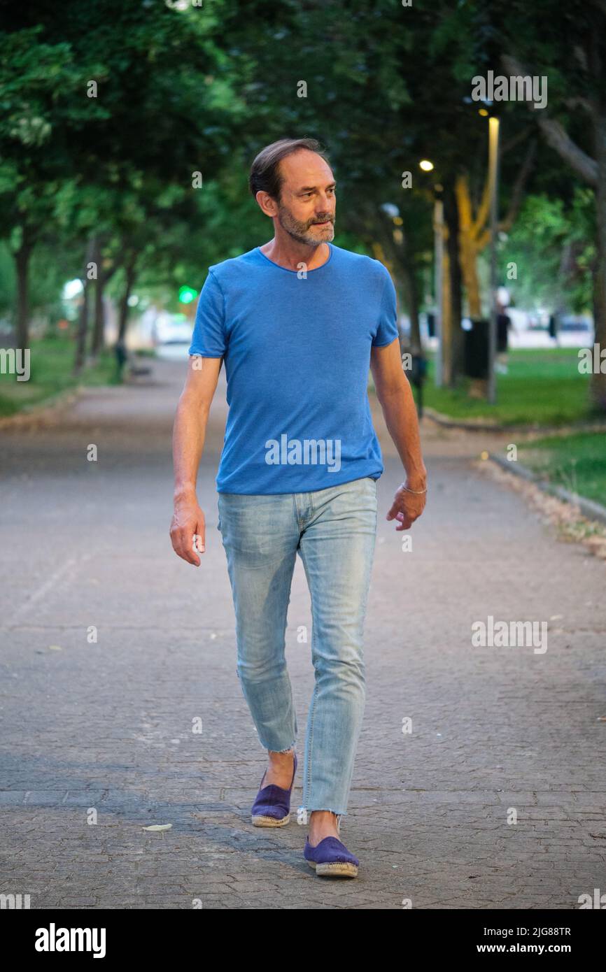 Full length portrait mature man hi-res stock photography and images - Alamy