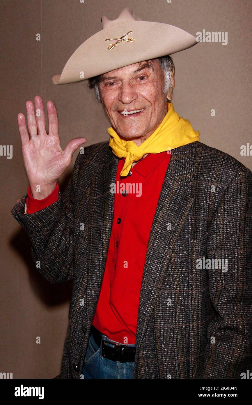 FILE PHOTO Larry Storch Has Passed Away. NEW YORK, NY- OCT 15