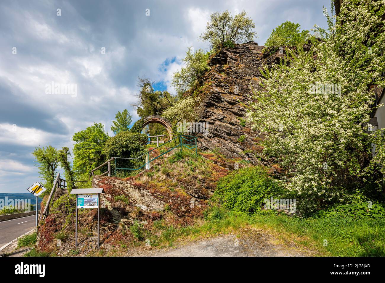 Entrance with archway of the castle ruin Starkenburg, Mosel Stock Photo