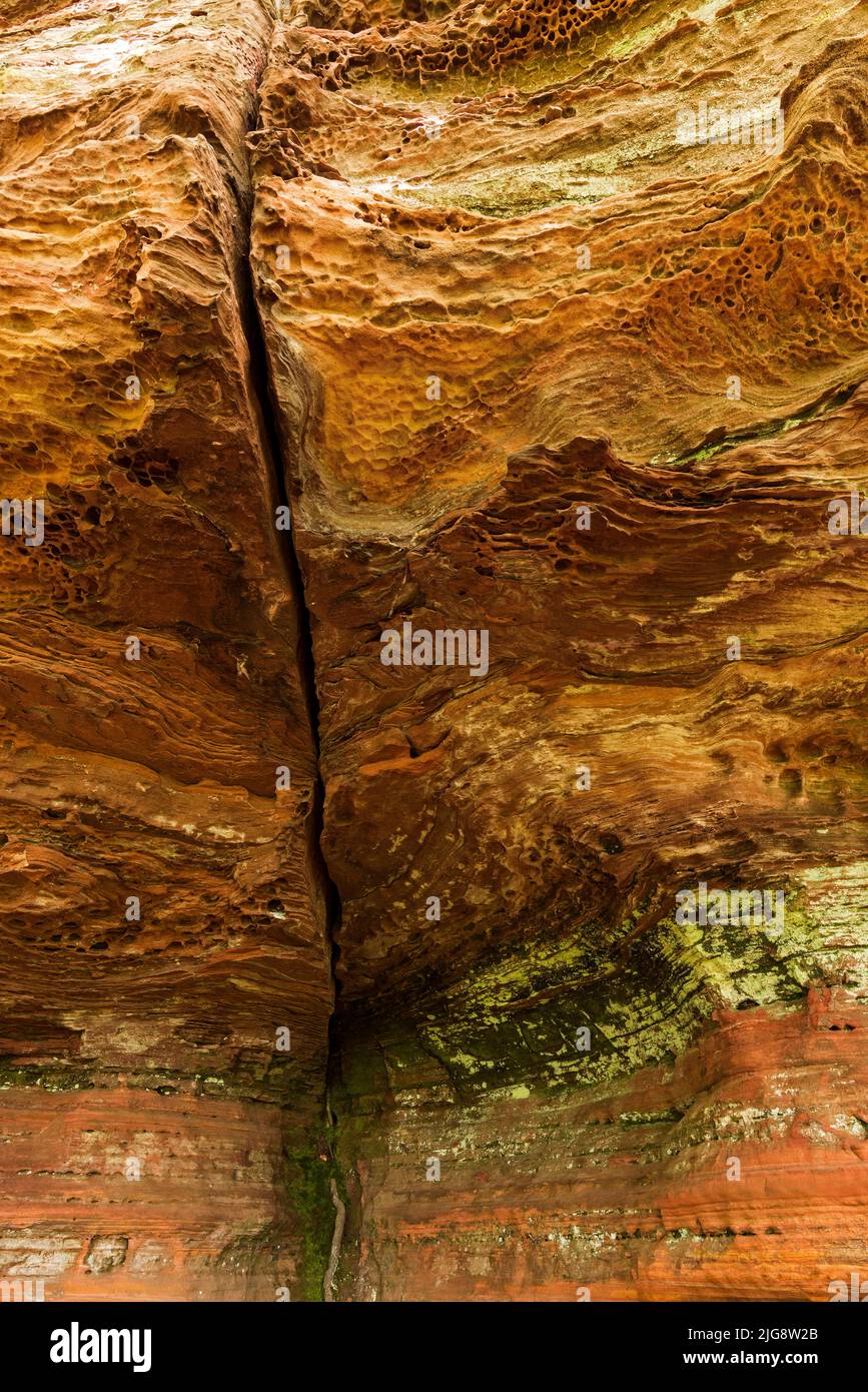Holes in rock hi-res stock photography and images - Alamy
