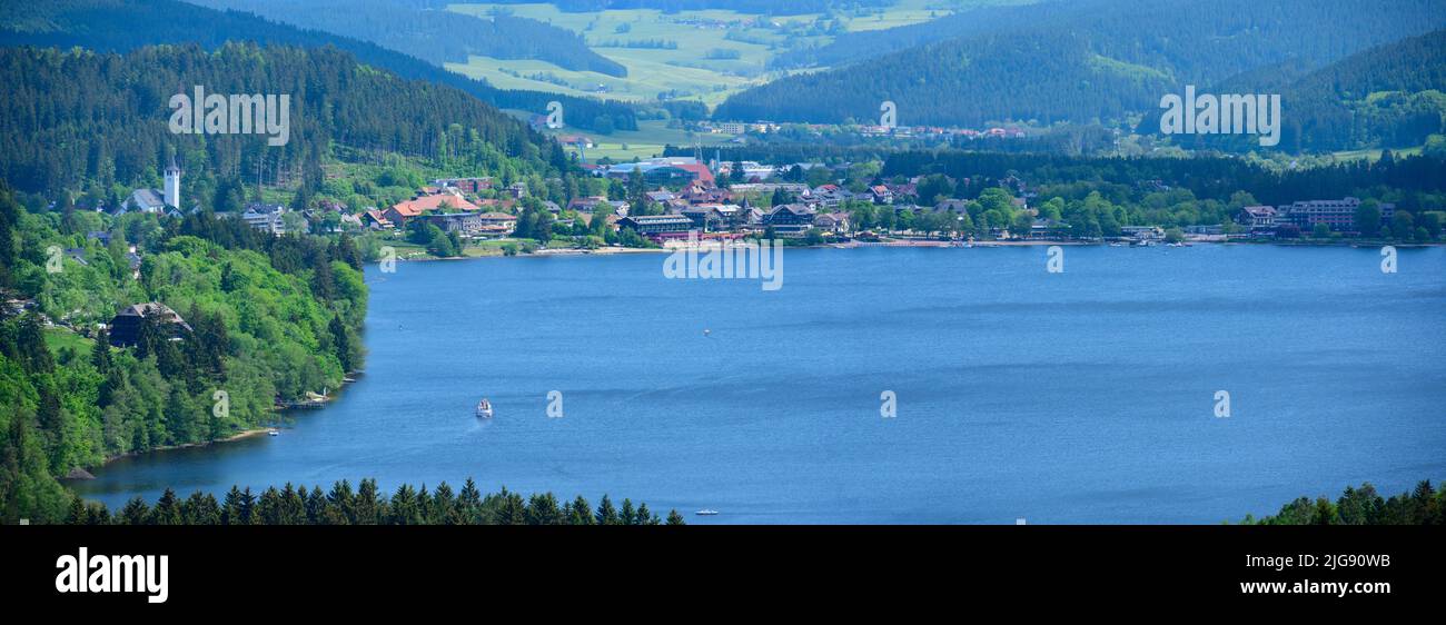 Germany, Baden-Wuerttemberg, Black Forest, Titisee, view of the lake and the village. Stock Photo