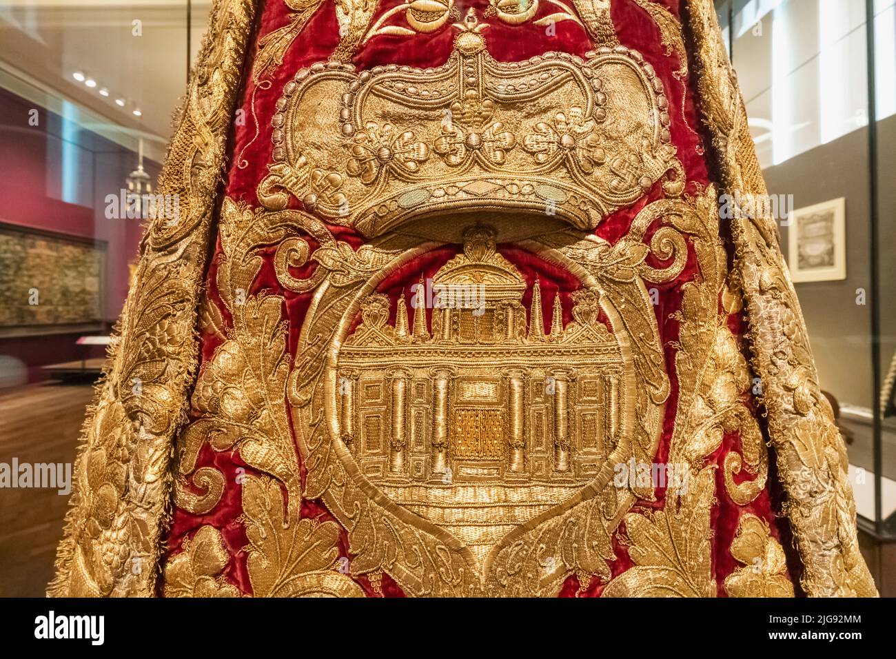 England, London, Knightsbridge, Victoria and Albert Museum, Display of Jewish Torah Mantle from Holland dated 1675 Stock Photo