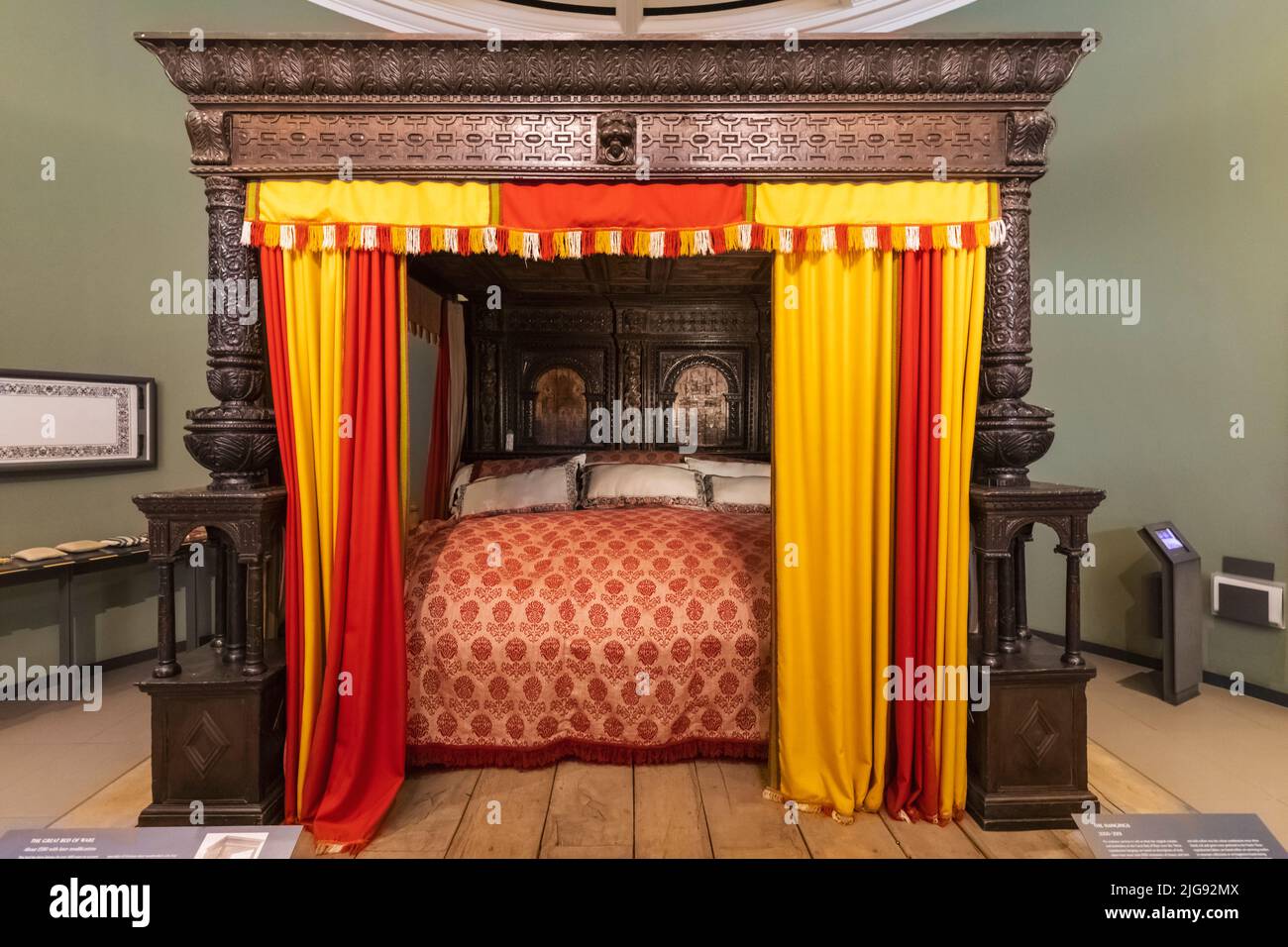 England, London, Knightsbridge, Victoria and Albert Museum, The Great Bed of Ware dated 1590 Stock Photo
