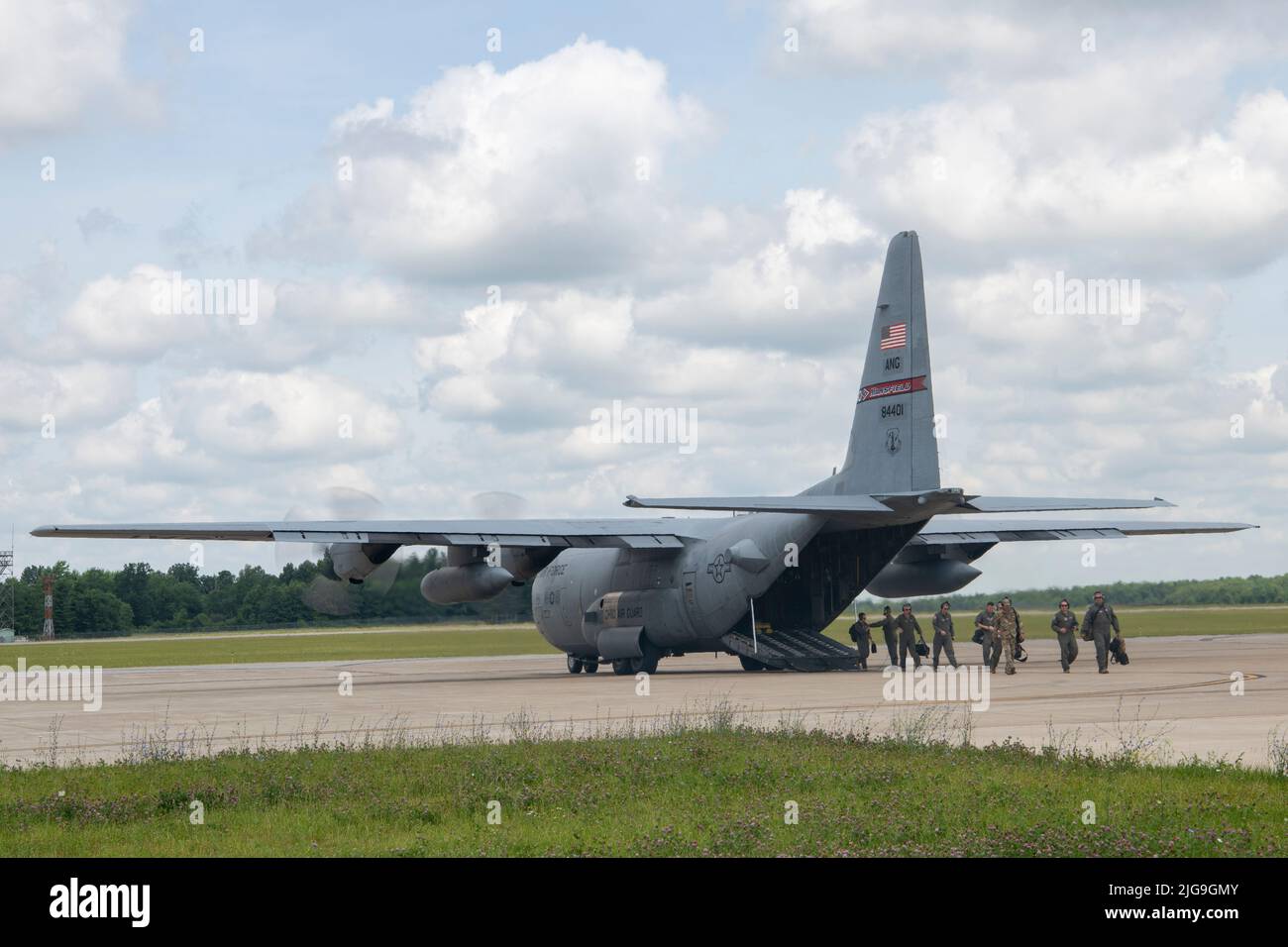 The last C-130H Hercules prepares to depart from the 179th Airlift Wing at Mansfield Lahm ANGB, Ohio, July 7, 2022. This aircraft, tail 88-4401, will retire and become a static display at the MAPS Air Museum (Military Aviation Preservation Society), an internationally known museum of aviation in North Canton, Ohio. After being selected to become the nation's first Air National Guard Cyber Wing, the unit is transitioning from flying the C-130H Hercules to a new mission assigned to Air Combat Command. (U.S. Air National Guard photo by Master Sgt. Joe Harwood) Stock Photo