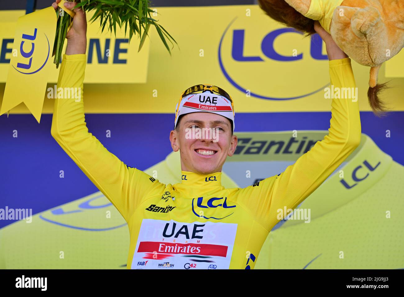 Tomblaine to La Super Planche des Belles Filles, France. 8th July, 2022. Tadej Pogacar for team UAE Emirates attacks in the final metres of the tace to win the stage ahead of Jonas Vingegaard for team Jumbo Visma in the Tour de France 2022, Stage 7, Tomblaine to La Super Planche de Belles Filles Credit: Peter Goding/Alamy Live News Stock Photo