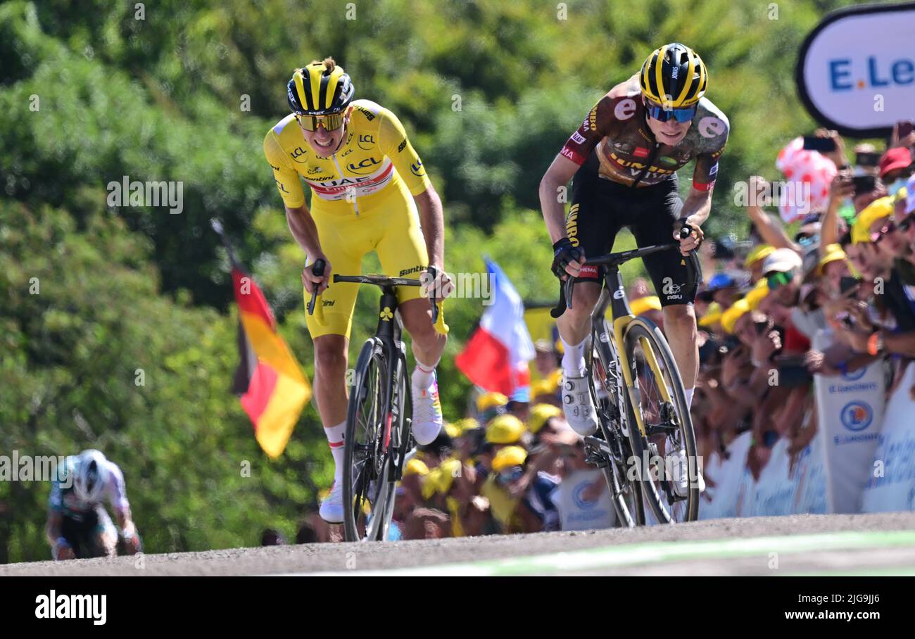 Tomblaine to La Super Planche des Belles Filles, France. 8th July, 2022. Tadej Pogacar for team UAE Emirates attacks in the final metres of the tace to win the stage ahead of Jonas Vingegaard for team Jumbo Visma in the Tour de France 2022, Stage 7, Tomblaine to La Super Planche de Belles Filles Credit: Peter Goding/Alamy Live News Stock Photo