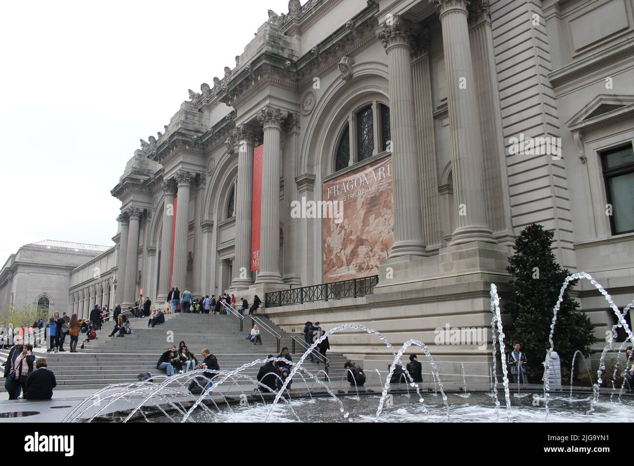 Metropolitan museum of art facade hi-res stock photography