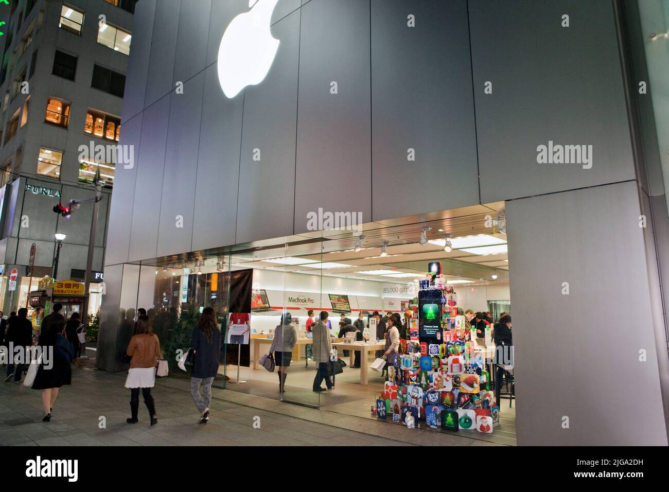 Apple computer store ginza tokyo japan stock photo alamy