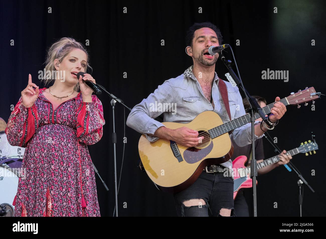 L folk music hi-res stock photography and images - Page 2 - Alamy
