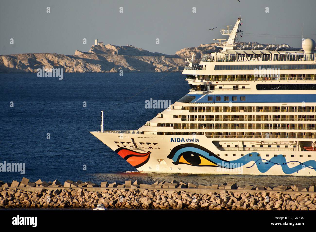 Marseille, France. 07th July, 2022. The liner AIDAstella cruise ship arrives at the French Mediterranean port of Marseille. (Photo by Gerard Bottino/SOPA Images/Sipa USA) Credit: Sipa USA/Alamy Live News Stock Photo