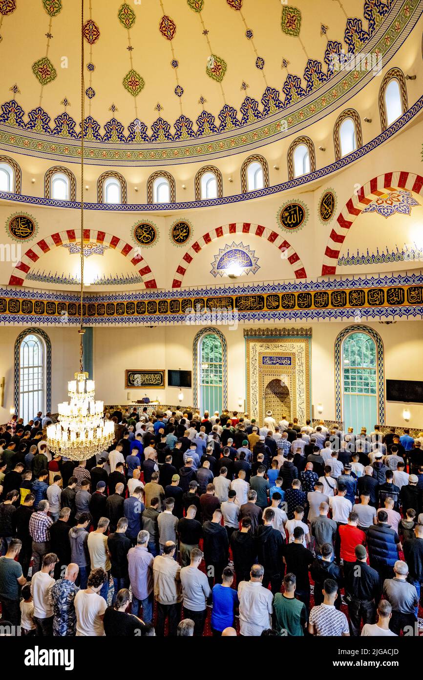 Rotterdam Islam 2022-07-09 06:29:42 ROTTERDAM - Muslims during morning prayers in the ...