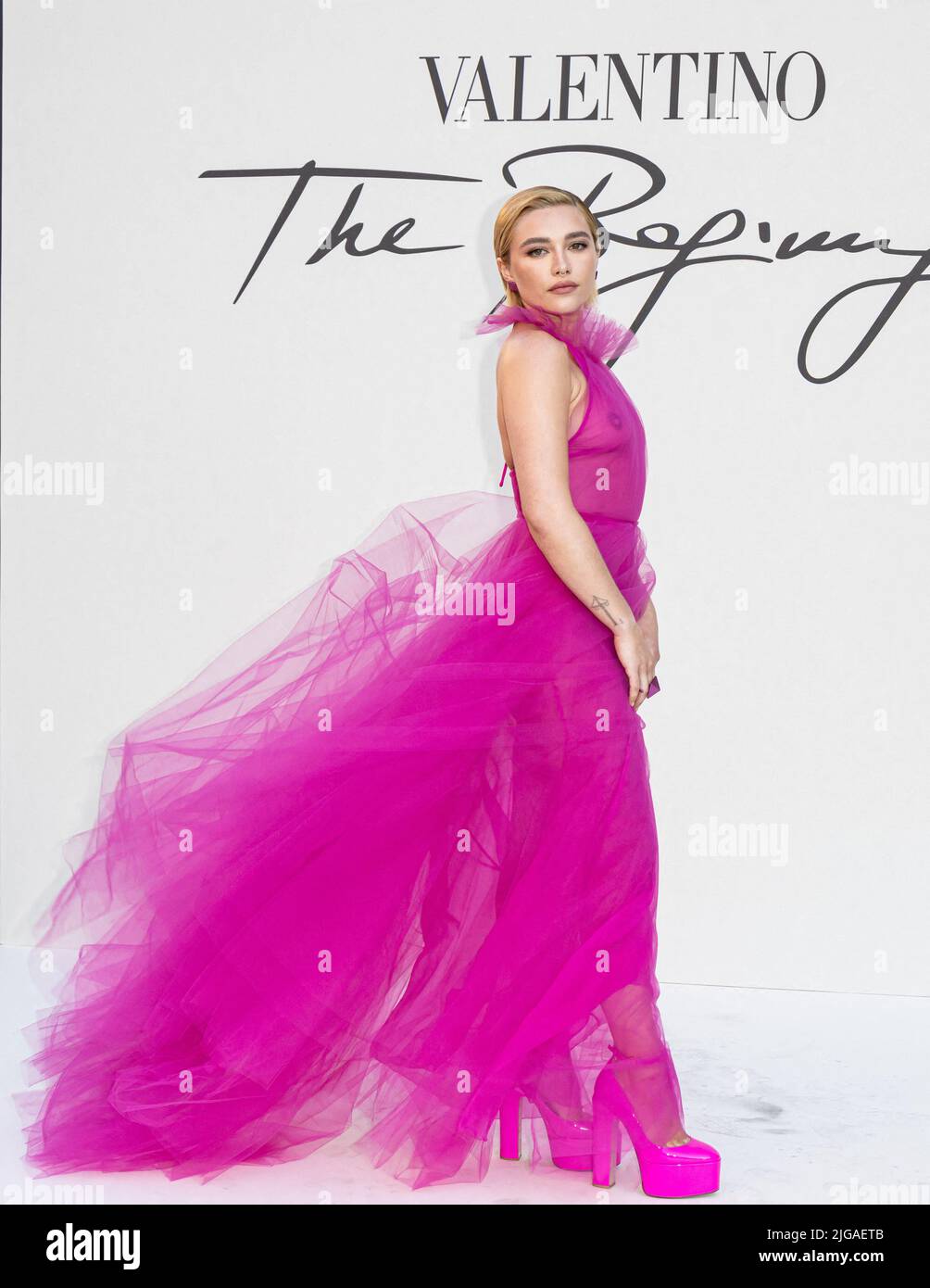 Florence pugh valentino hires stock photography and images Alamy