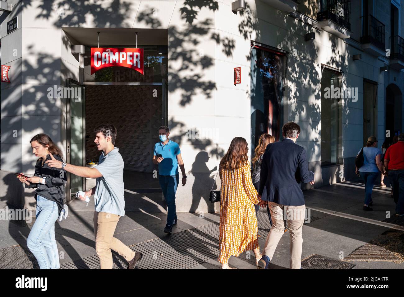 A pedestrian walks past the French sporting goods Decathlon store in Spain.  (Photo by Xavi Lopez / SOPA Images/Sipa USA Stock Photo - Alamy