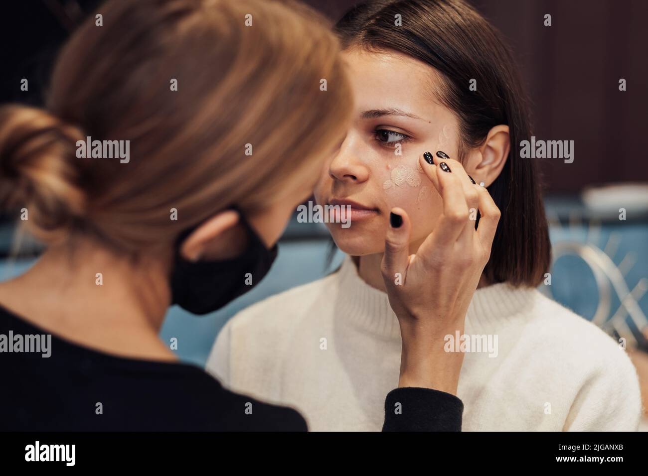 Beauty procedure hi-res stock photography and images - Alamy
