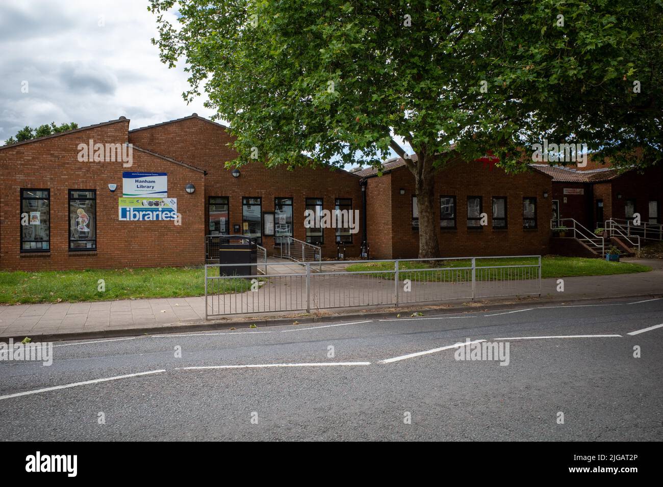 The exterior of Hanham Library, Hanham, Bristol (Jul22 Stock Photo Alamy