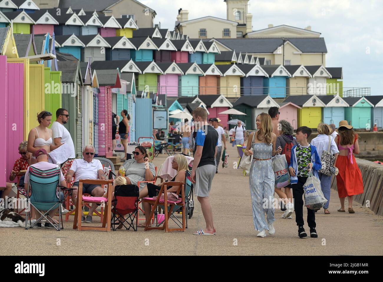 Walton on the Naze Essex, UK. 9th July, 2022. Visitors to the Essex