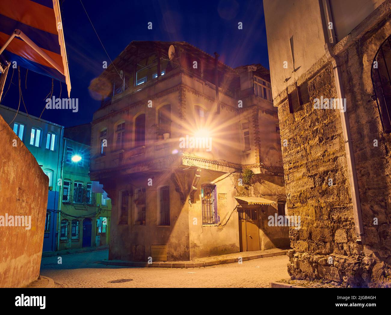 Facade stone house night spooky hi-res stock photography and images - Alamy