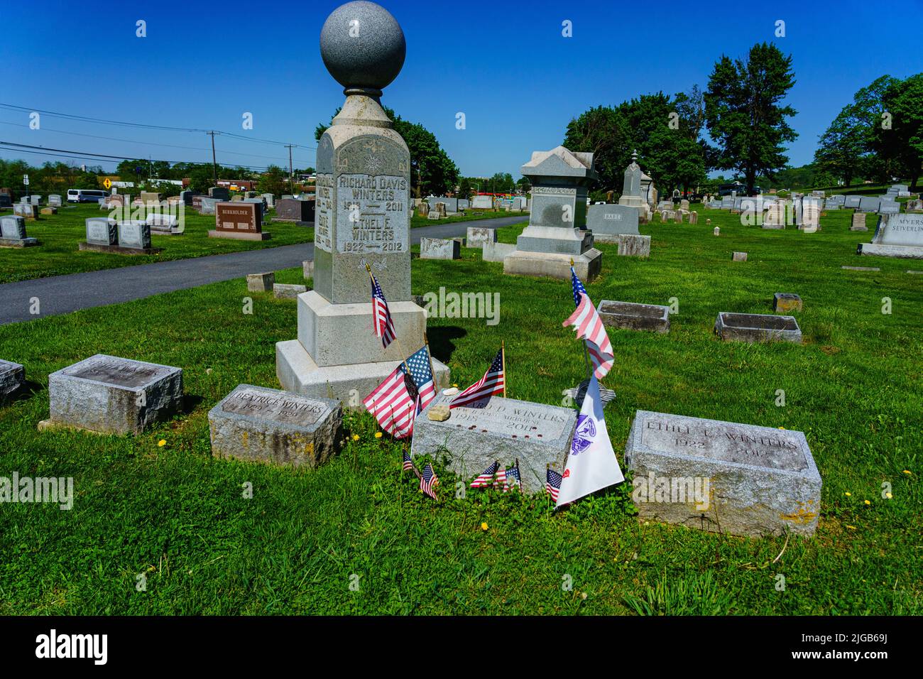 Ephrata, PA, USA May 17, 2022 The gravesite of Major Dick Winters in