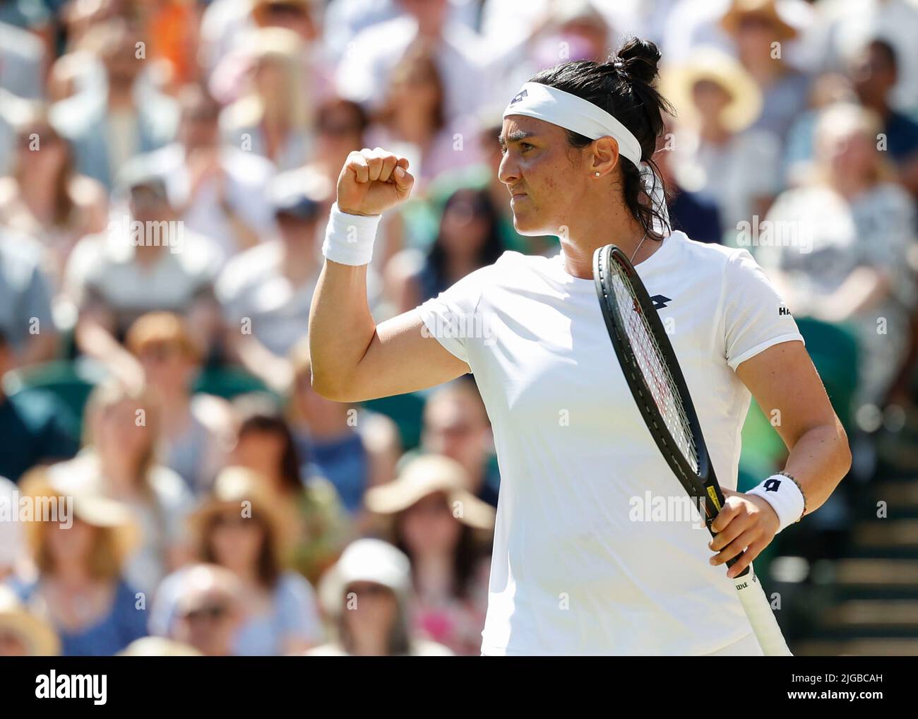 Wimbledon,Great Britain 9th. July, 2022. Tunisian  tennis player Ons Jabeur celebrate at the Wimbledon 2022  Championships on Saturday 09 June 2022.,  © Juergen Hasenkopf / Alamy Live News Stock Photo