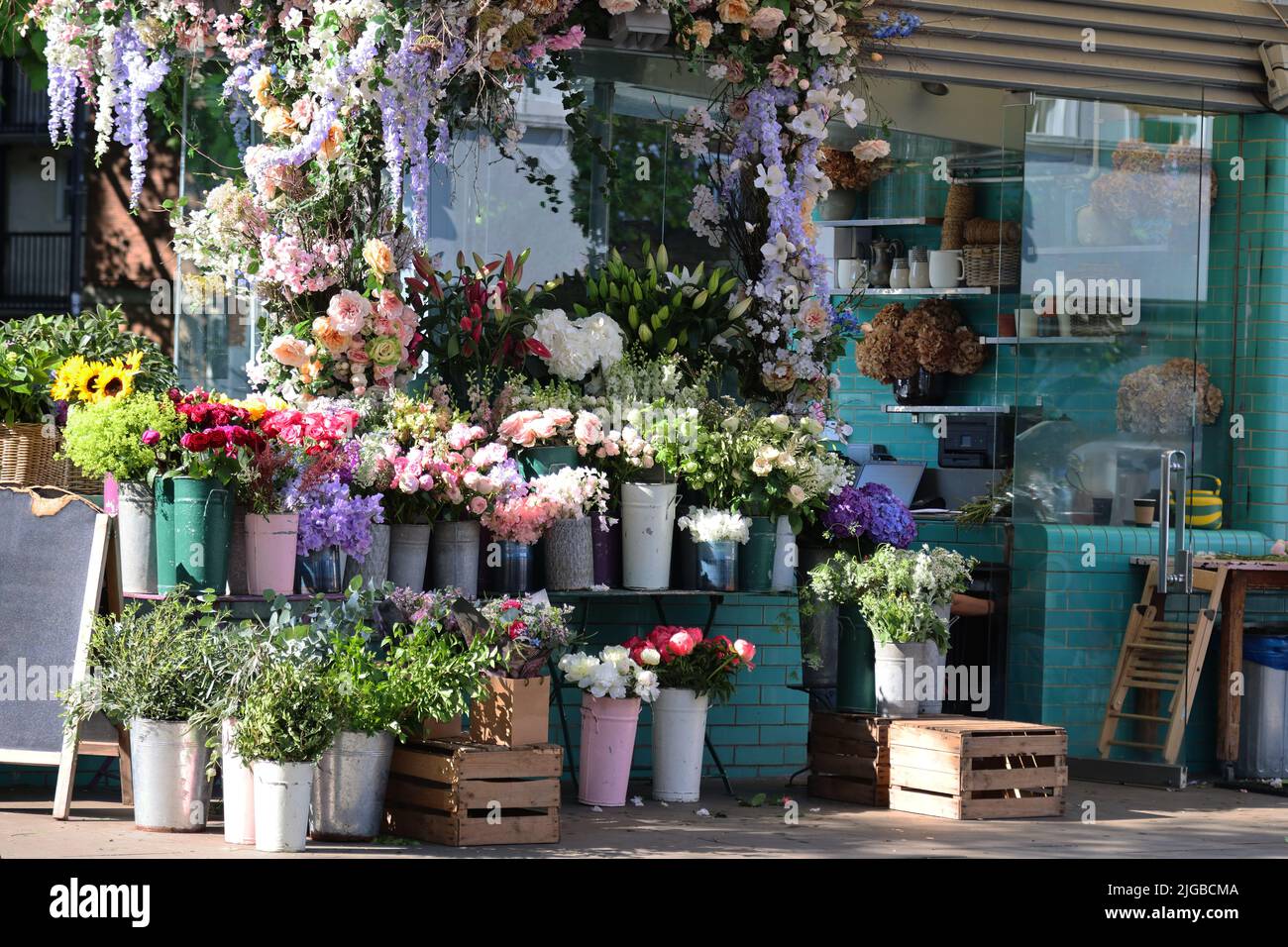 A flower shop in Notting Hill, London Stock Photo Alamy