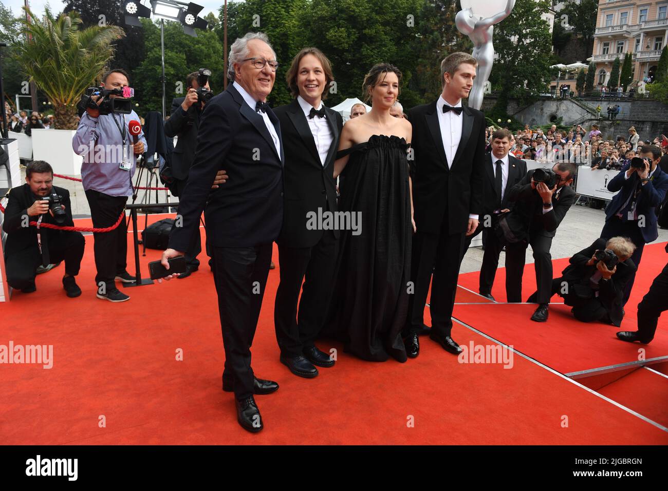 Australian actor geoffrey rush hi-res stock photography and images - Alamy
