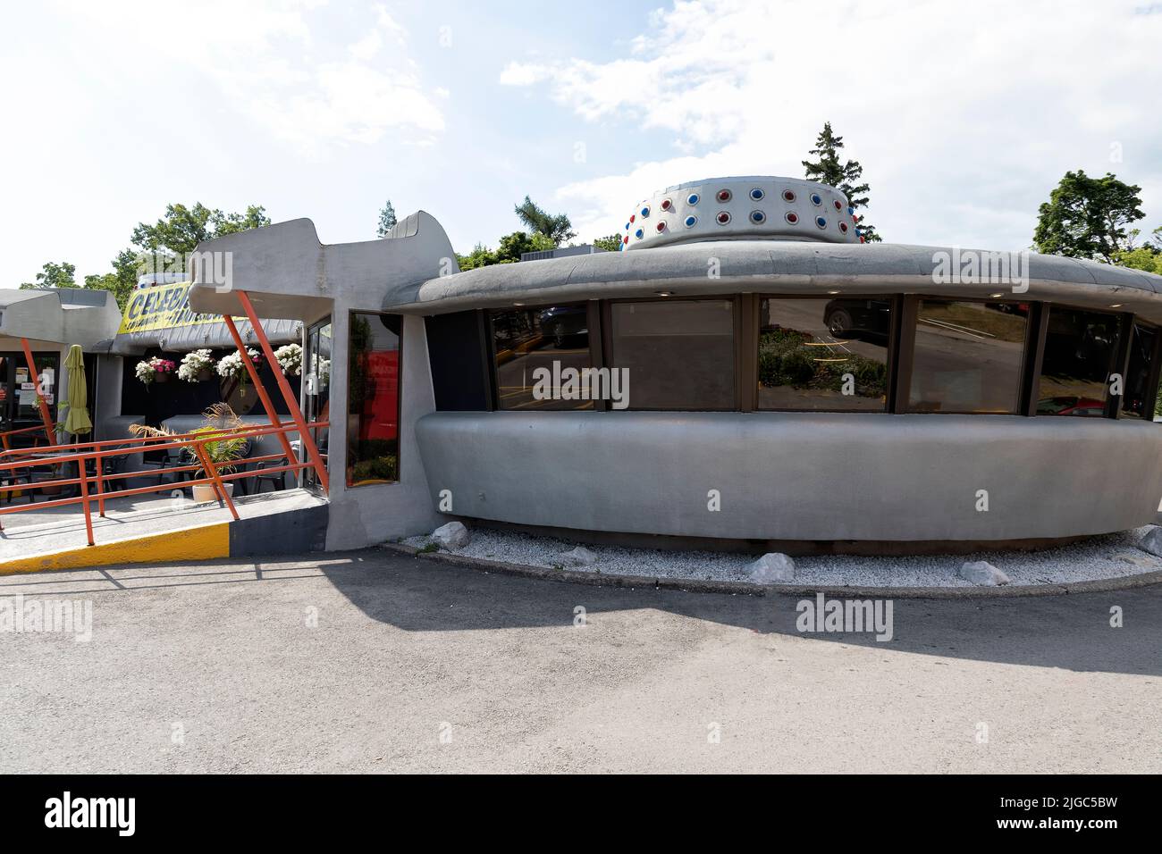 Flying Saucer old fashion hamburger and French fry restaurant. Niagara Falls Ontario  Canada Stock Photo