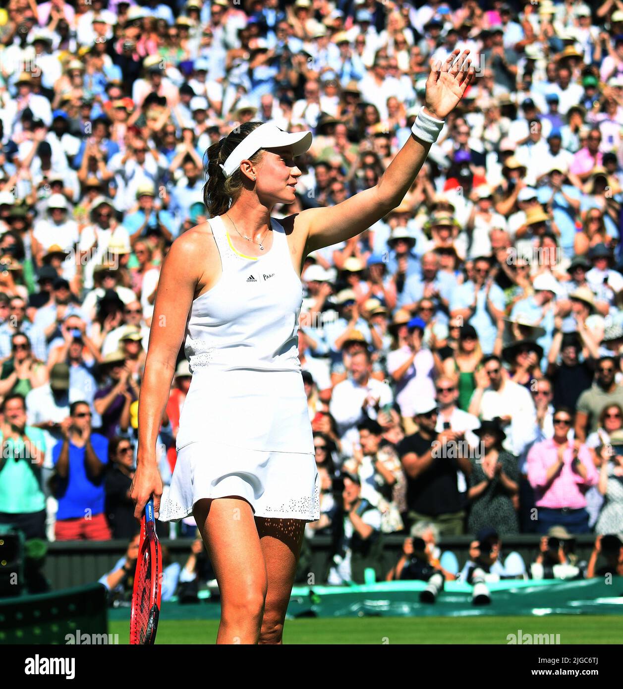 London, Gbr. 09th July, 2022. London Wimbledon Championships Day 09/07/2022 Elena Rybakina (KAZ) wins ladies singles final Credit: Roger Parker/Alamy Live News Stock Photo