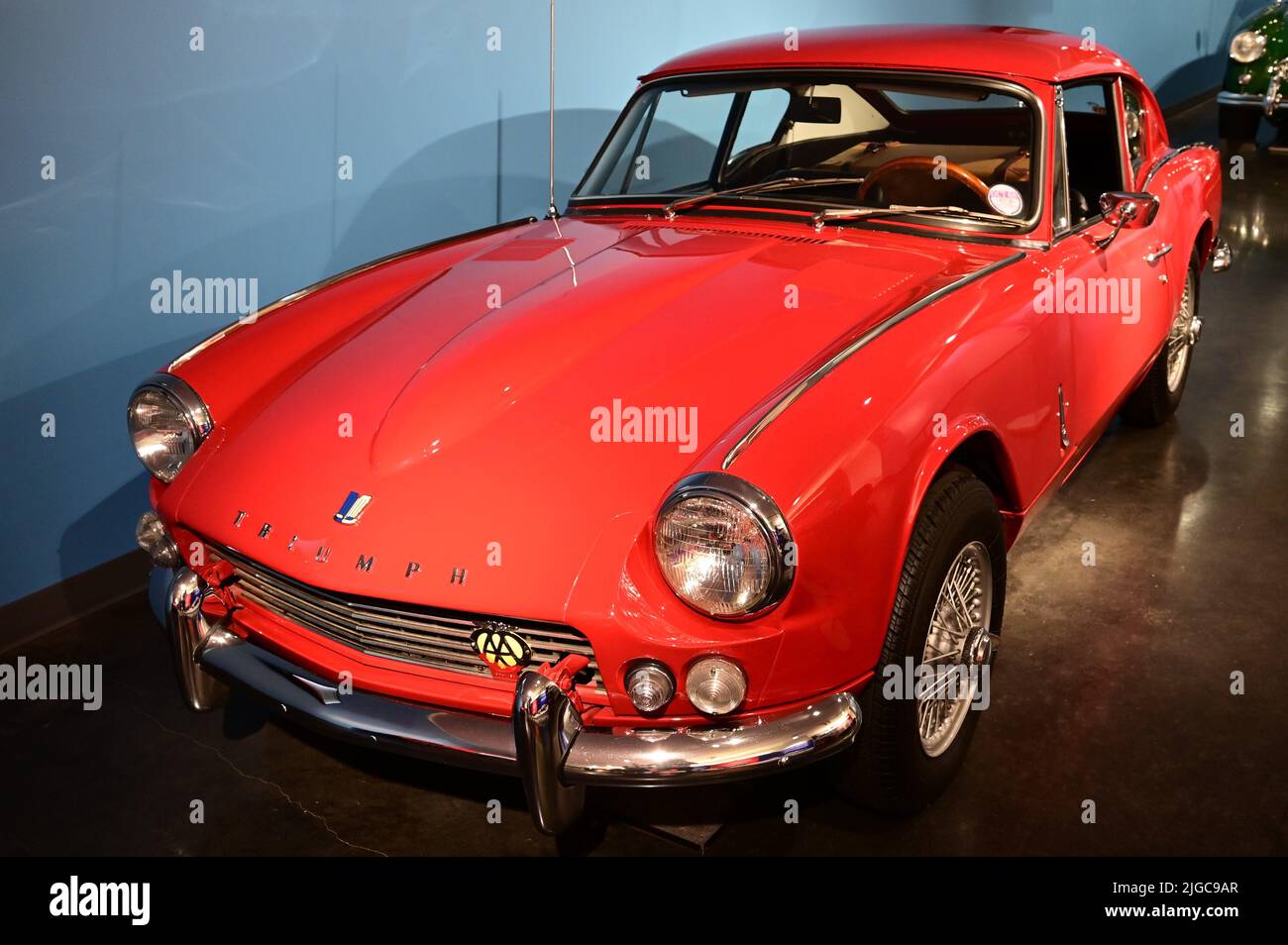 A classic car at a car museum in America Stock Photo - Alamy