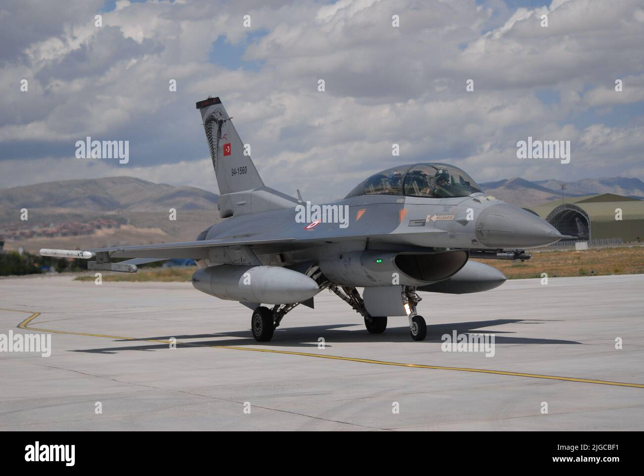 F16 fighter jet cockpit hi-res stock photography and images - Alamy
