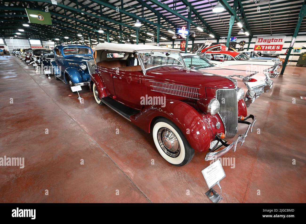 American classic car Stock Photo - Alamy