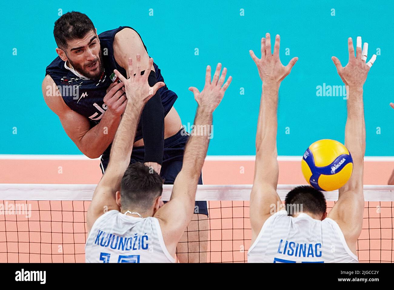 Gdansk, Poland. 09th July, 2022. Esmaeilnezhad Amin (L) of Iran and Milan Kujundzic (L) and Srecko Lisinac (R) of Serbia during the 2022 men's FIVB Volleyball Nations League match between Iran and Serbia in Gdansk, Poland, 09 July 2022. Credit: PAP/Alamy Live News Stock Photo