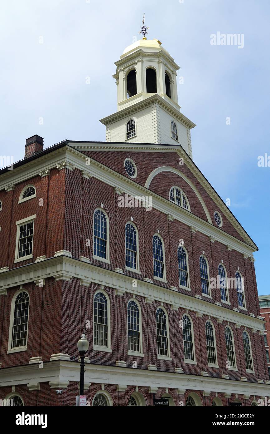 Faneuil hall visitor center hires stock photography and images Alamy