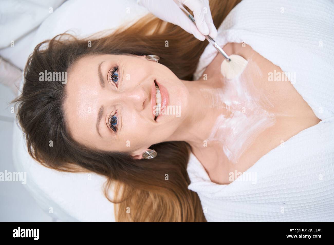 Beautician makes mask woman hi-res stock photography and images - Alamy