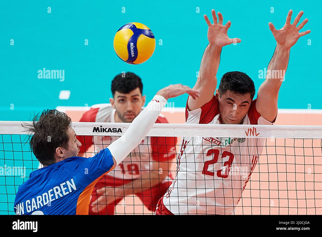 Gdansk, Poland. 09th July, 2022. Karol Butryn (R) of Poland and Maarten Van Garderen (L) of the Netherlands during the 2022 men's FIVB Volleyball Nations League match between Poland and the Netherlands in Gdansk, Poland, 09 July 2022. Credit: PAP/Alamy Live News Stock Photo