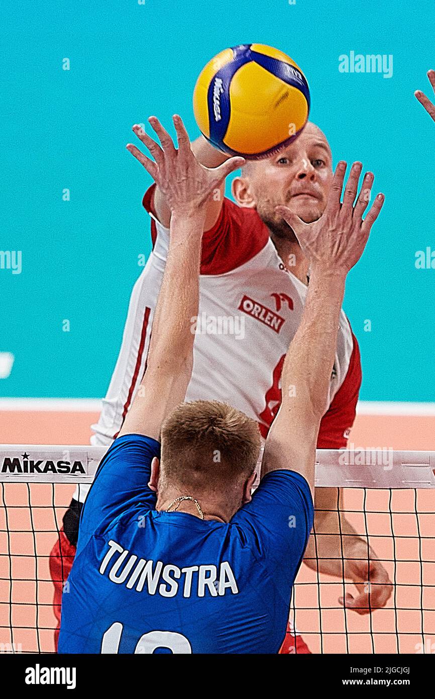 Gdansk, Poland. 09th July, 2022. Bartosz Kurek of Poland and Bennie Junior Tuinstra of the Netherlands during the 2022 men's FIVB Volleyball Nations League match between Poland and the Netherlands in Gdansk, Poland, 09 July 2022. Credit: PAP/Alamy Live News Stock Photo