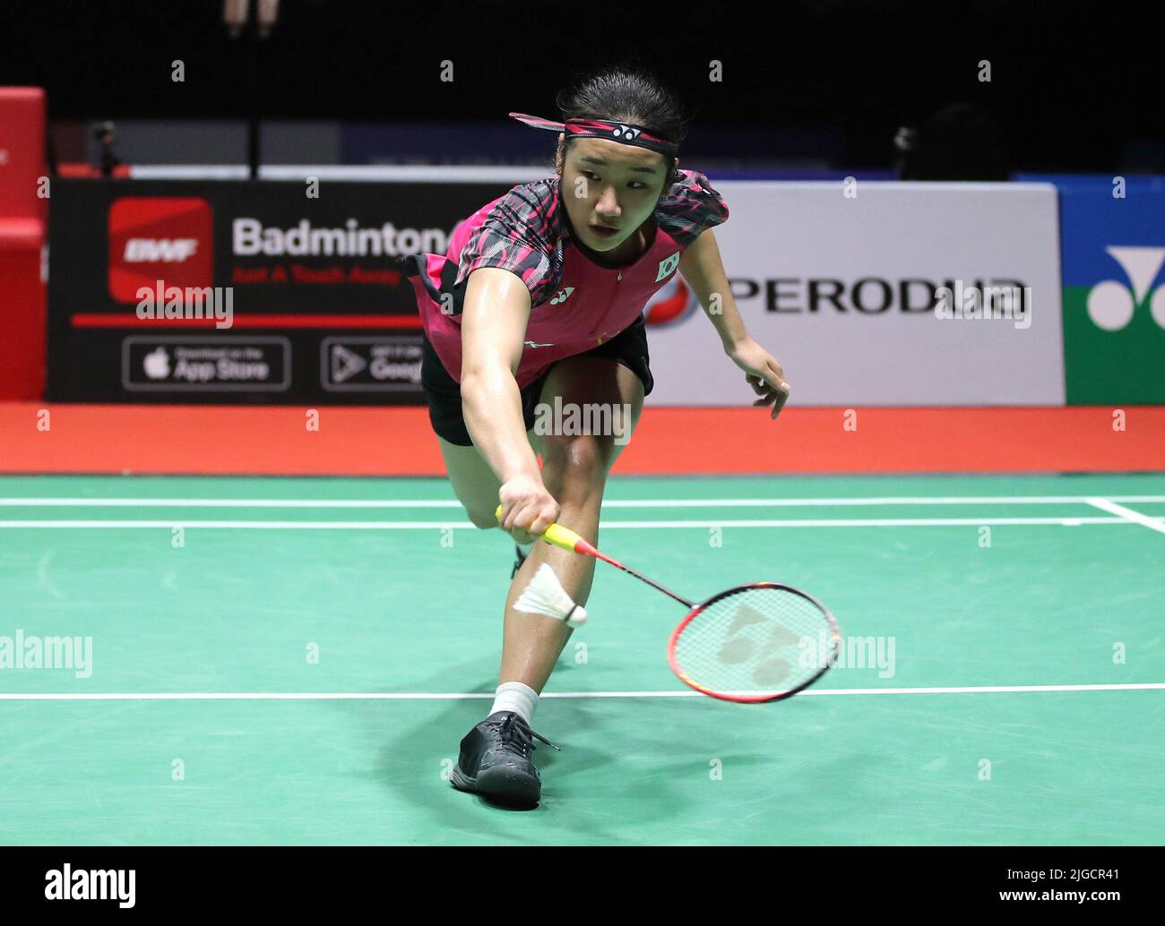 An Se Young of Korea competes against Ratchanok Intanon of Thailand during the Womens Single semi-finals match of the Perodua Malaysia Masters 2022 at Axiata Arena, Bukit Jalil